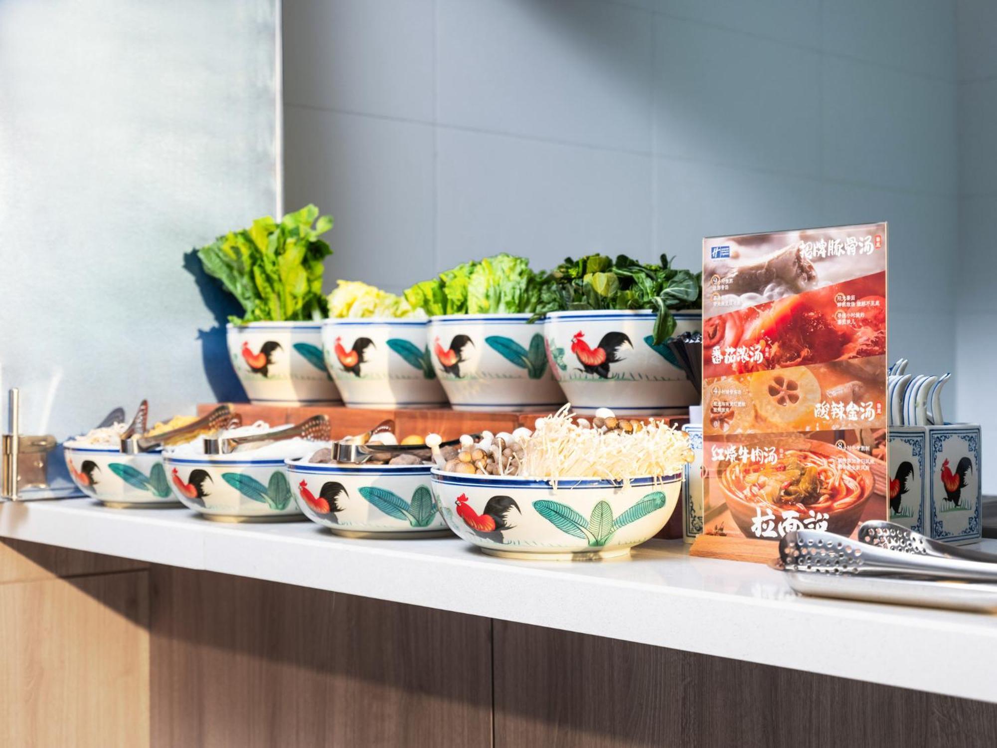 Holiday Inn Express Shenzhen Futian Center By Ihg Exterior photo