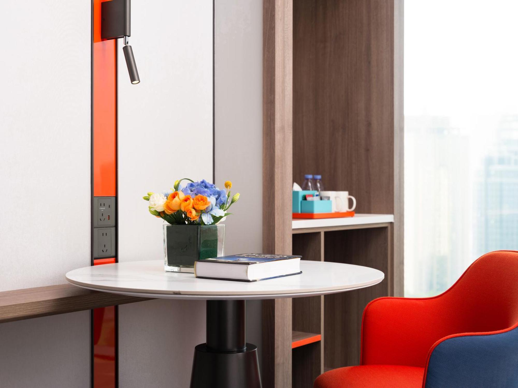 Holiday Inn Express Shenzhen Futian Center By Ihg Exterior photo