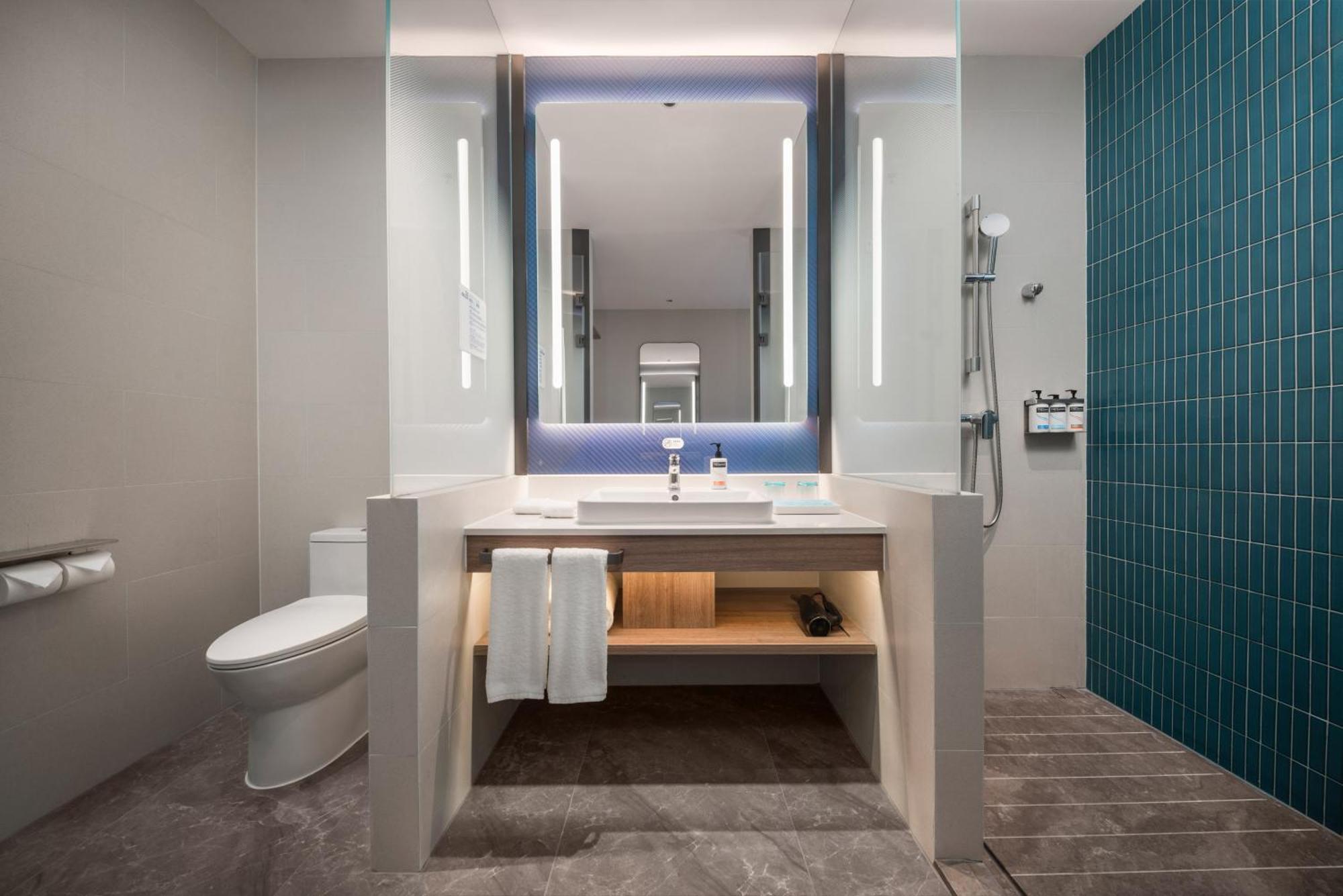 Holiday Inn Express Shenzhen Futian Center By Ihg Exterior photo